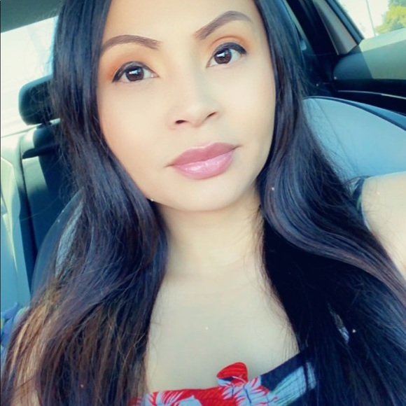 Meet your Posher, Gemma - Picture 1 of 1